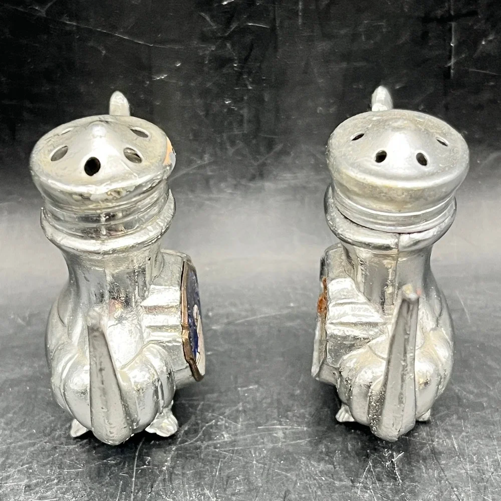 Vtg‎ Metal Silver Teapot Salt & Pepper Shakers 2